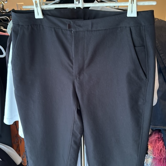 Lulu cropped pant - Picture 2 of 4